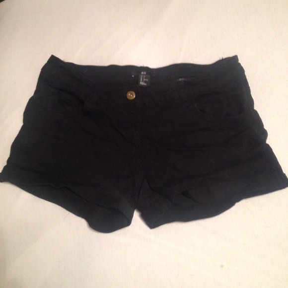 Black H&M shorts