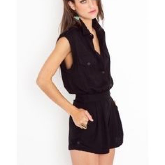Black romper with pockets!