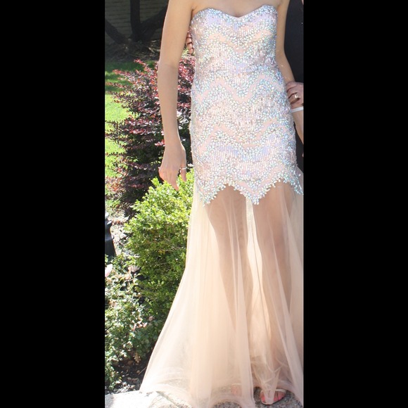 PROM DRESS - Picture 3 of 4