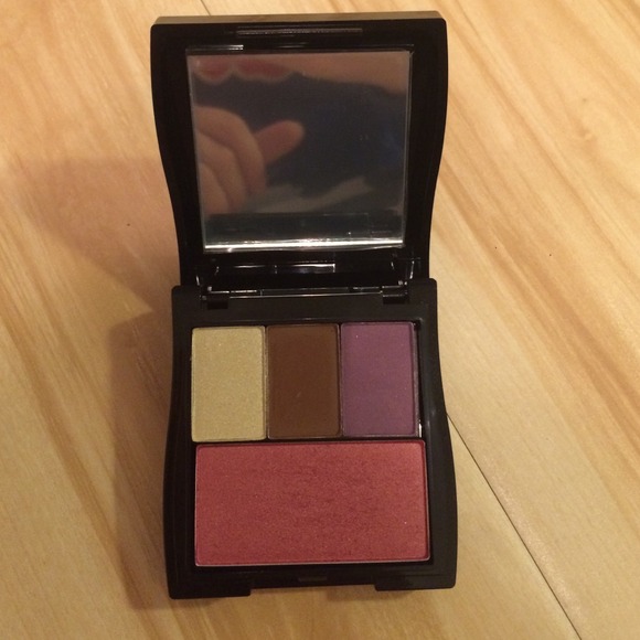 Mary Kay compact with 3 eyeshadows and 1 blush