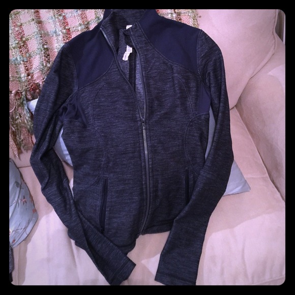 Lululemon Workout Jacket - Size 6