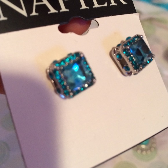Earrings - Picture 2 of 3