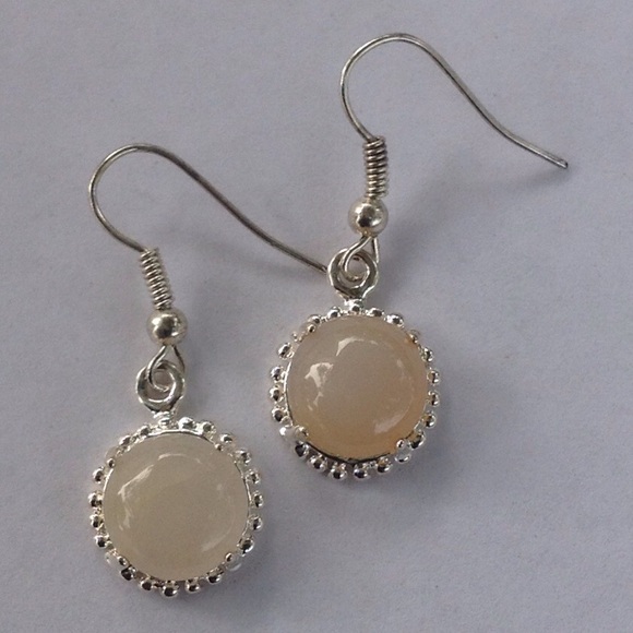 Natural Agate Gemstone - Picture 2 of 4