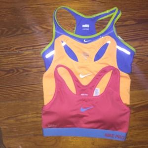 Nike sports bra bundle!