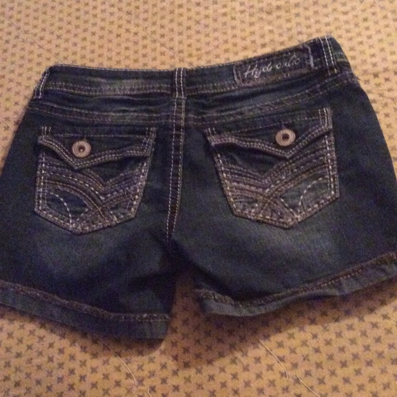Dark wash shorts - Picture 3 of 4
