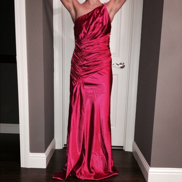 Prom dress - Picture 2 of 4