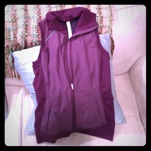 Lululemon Vest with Rulu lining - size 4