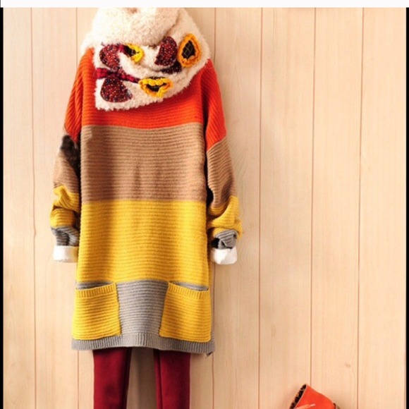 🎉LOOKING FOR THIS SWEATER !!🎉 Please tag me - Picture 1 of 1