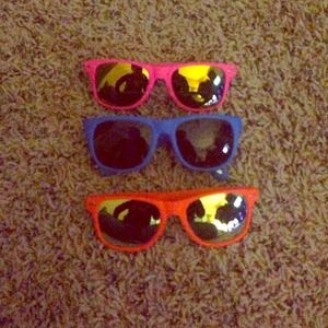 3 pairs of sunglasses