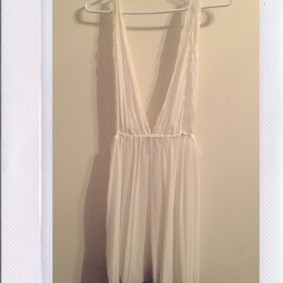 🔳sexy and adorable white lace slip from H&M!🔳