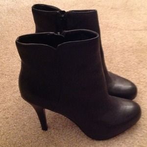 Black Nine West Boots never worn!!
