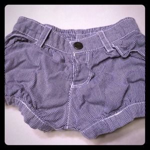 Old Navy baby girls pinstripe bubble shorts.