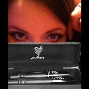 Authentic Younique 3D Moodstruck Lashes- Black