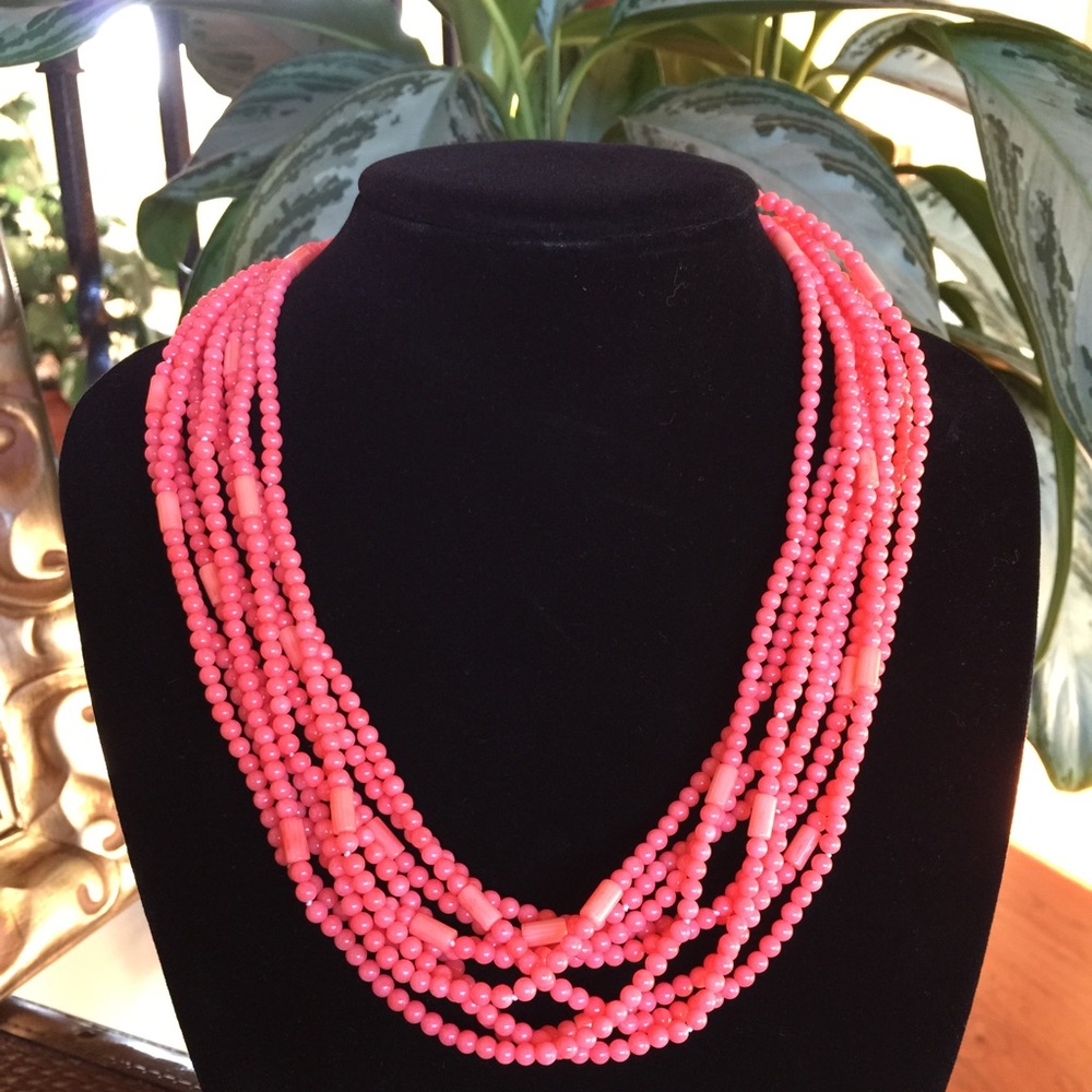 🎉HP🎉NWOT 9 Strand Pink Coral Necklace - Picture 3 of 3