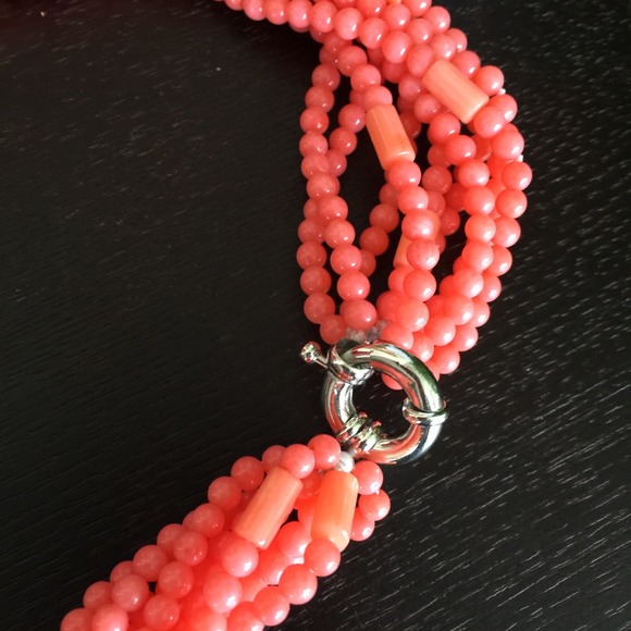 🎉HP🎉NWOT 9 Strand Pink Coral Necklace - Picture 2 of 3