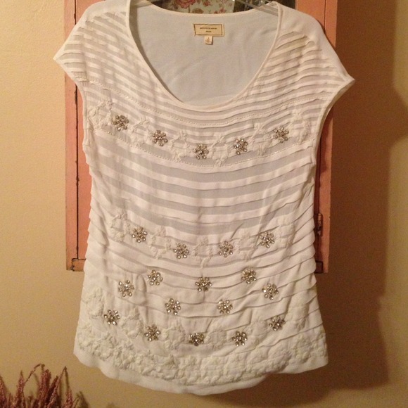 🙅🙅🙅 SOLD 🙅🙅🙅White & rhinestone top