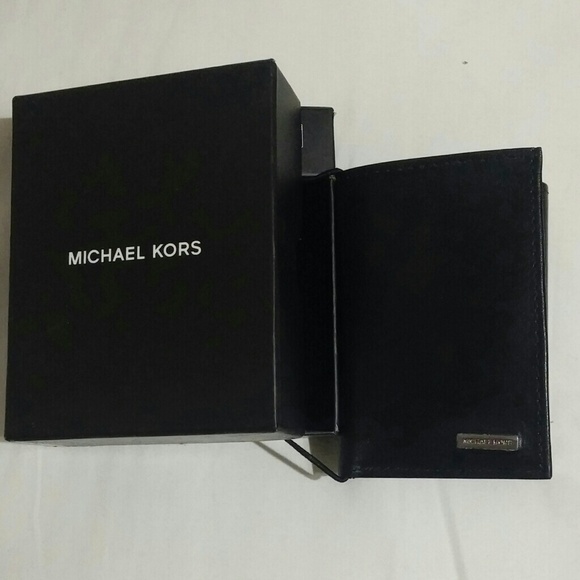 Michael Kors Trifold wallet