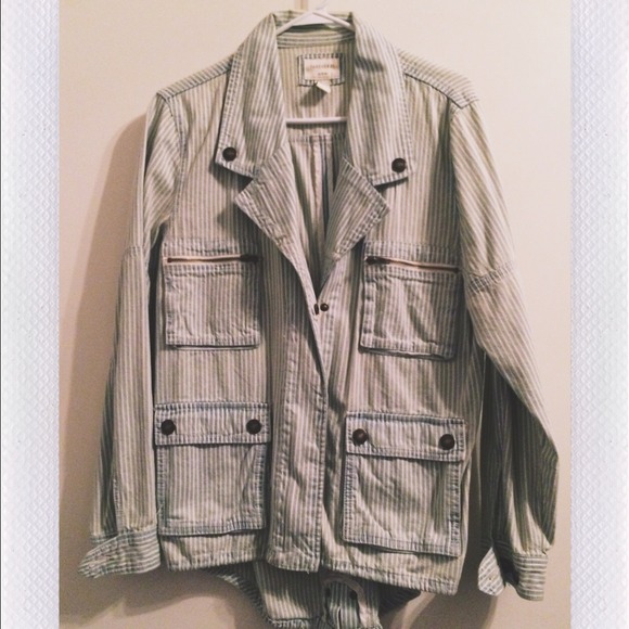 oversized pinstripe "vintage looking" jacket!