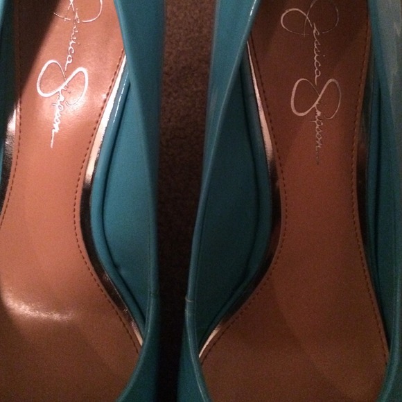Light blue Jessica Simpson heels (2inches) - Picture 3 of 4
