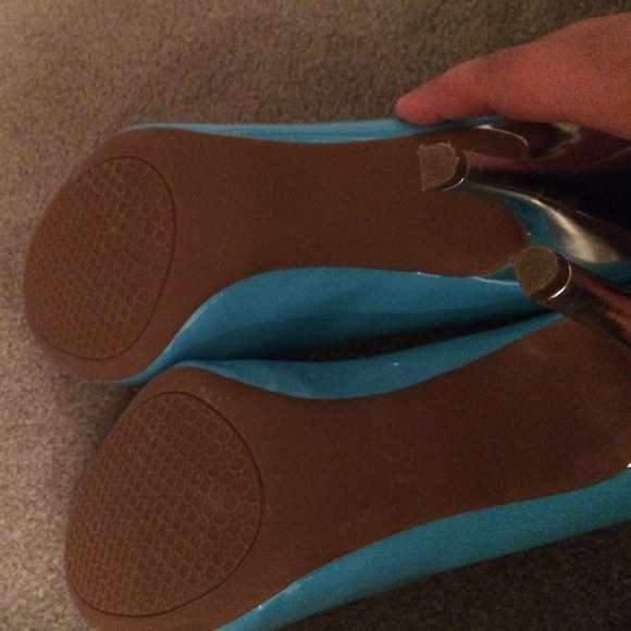 Light blue Jessica Simpson heels (2inches) - Picture 4 of 4