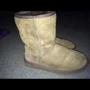 UGG australia classic short grey boot