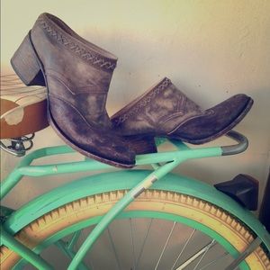 FREEBIRDbySteven Prison clog bootie