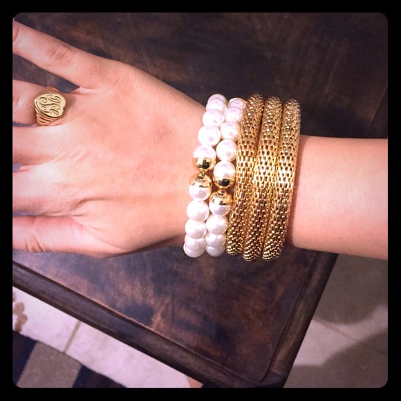 Gold Pearl Bracelet