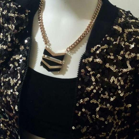 Romeo and Juliet Couture - Picture 2 of 4