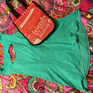 Lululemon top and bag size 12 light green