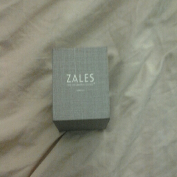 Ring - Picture 2 of 4