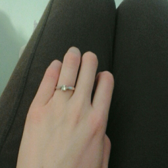 Ring - Picture 3 of 4