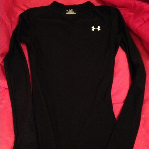 Black Under Armour Heat Gear long sleeve v-neck
