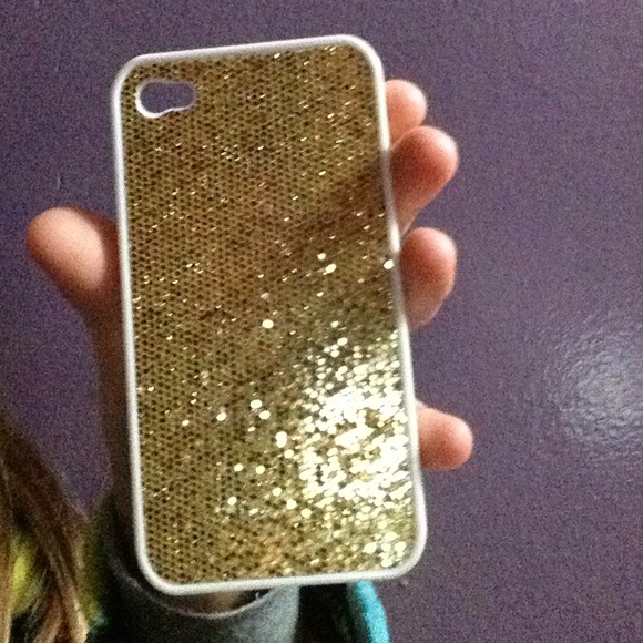 It is an iPhone 5 /iPod 5 case - Picture 1 of 4