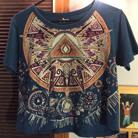 Tribal pattern T-shirt - Picture 4 of 4