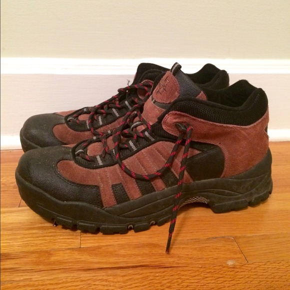 Nevados Brown Hiking boots