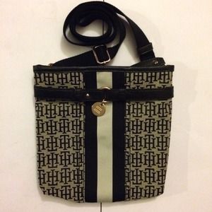NWOT Tommy Hilfiger Cross Body Bag