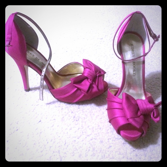 BRAND NEW: Audrey Brooke Fuschia Heels