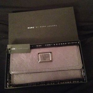 NWT Marc By Marc Jacobs graphite metallic wallet
