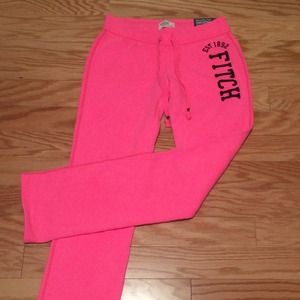 ✨REDUCED✨ BNWT pink Abercrombie sweatpants.