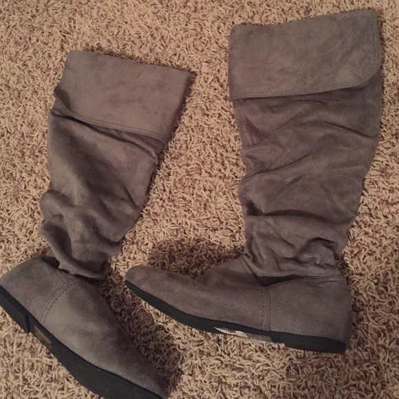 Grey boots