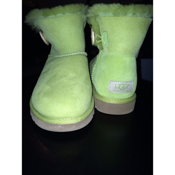 Ugg mini Bailey Button