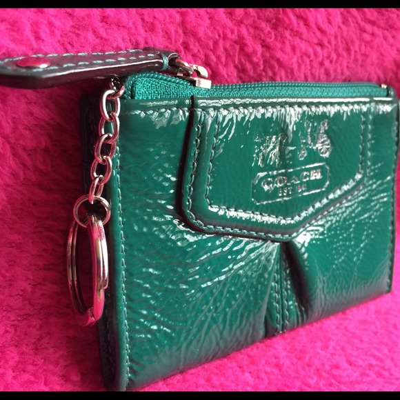 Coach keychain wallet in green color. - Picture 1 of 4