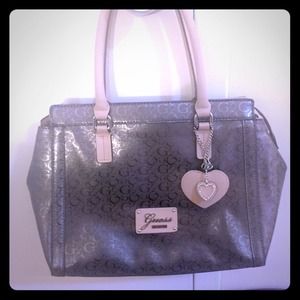 💕Authentic Guess Purse! 👑💕✨NEED it gone!!!! 😭