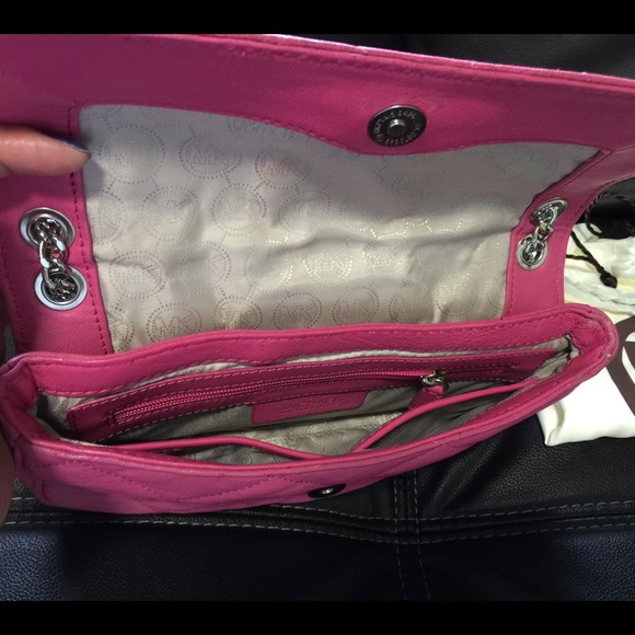 Michael Kors pink with silver chain shoulder bag. - Picture 2 of 4