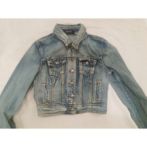 Cropped denim jacket