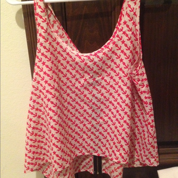 Small red anchor tank - Picture 1 of 4