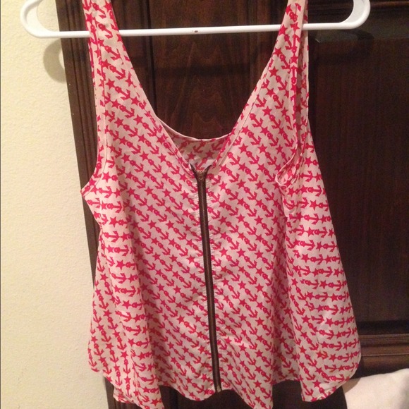 Small red anchor tank - Picture 2 of 4