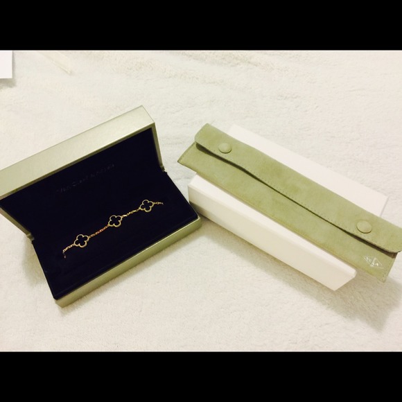 📦Sold📦💯VCA 5 motifs flower bracelet 🌺 - Picture 2 of 5