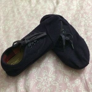 Toms purple suede lace ups