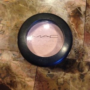 Rare mac eyeshadow in the color yogurt AUTHENTIC